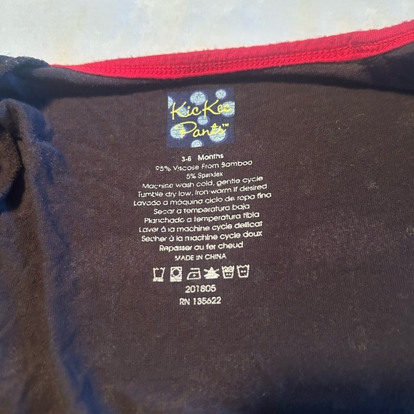 Kickee Pants pajamas - black with raindrops and red umbrellas size 3-6 months - Picture 3 of 6